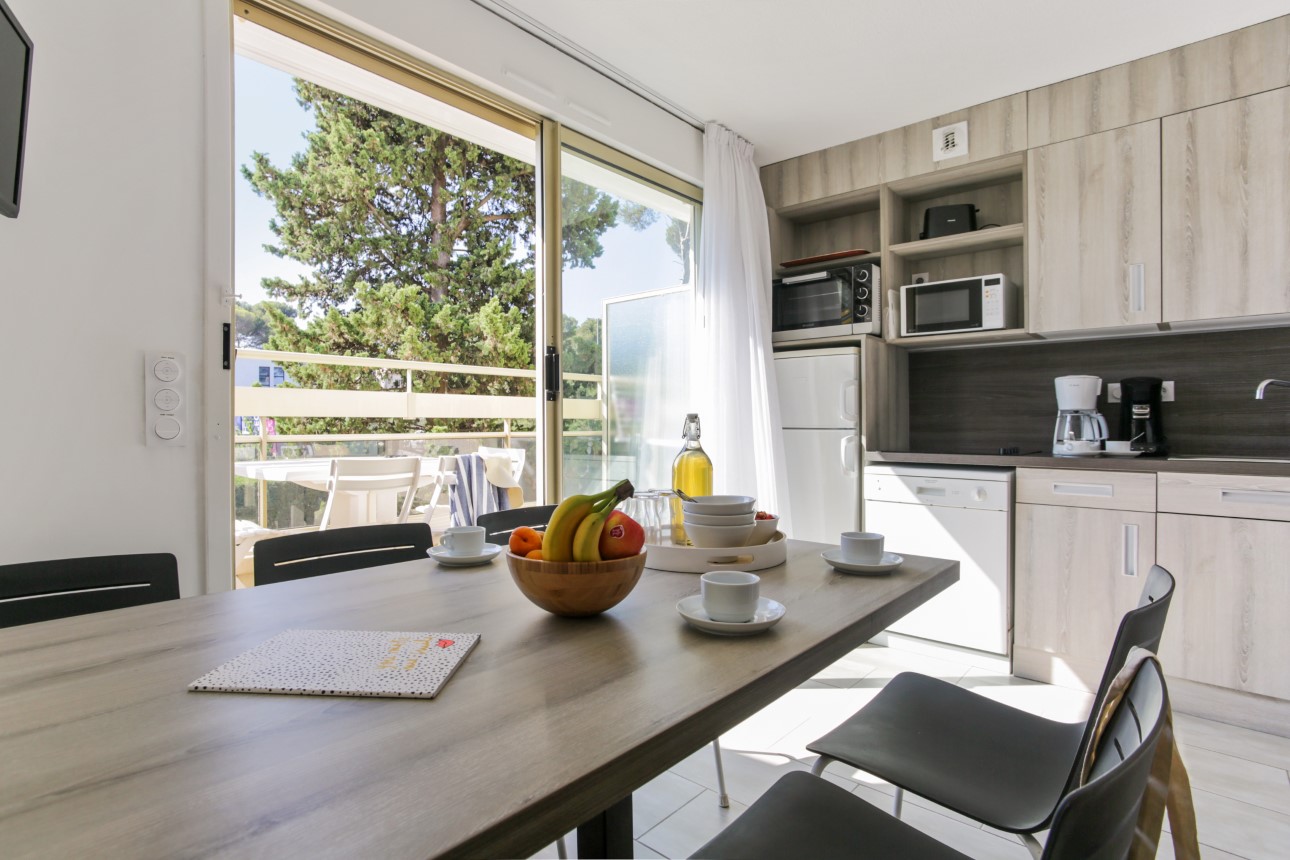 Outdoor terrace and garden at La Corniche d'Or 3p6p Balcony in France