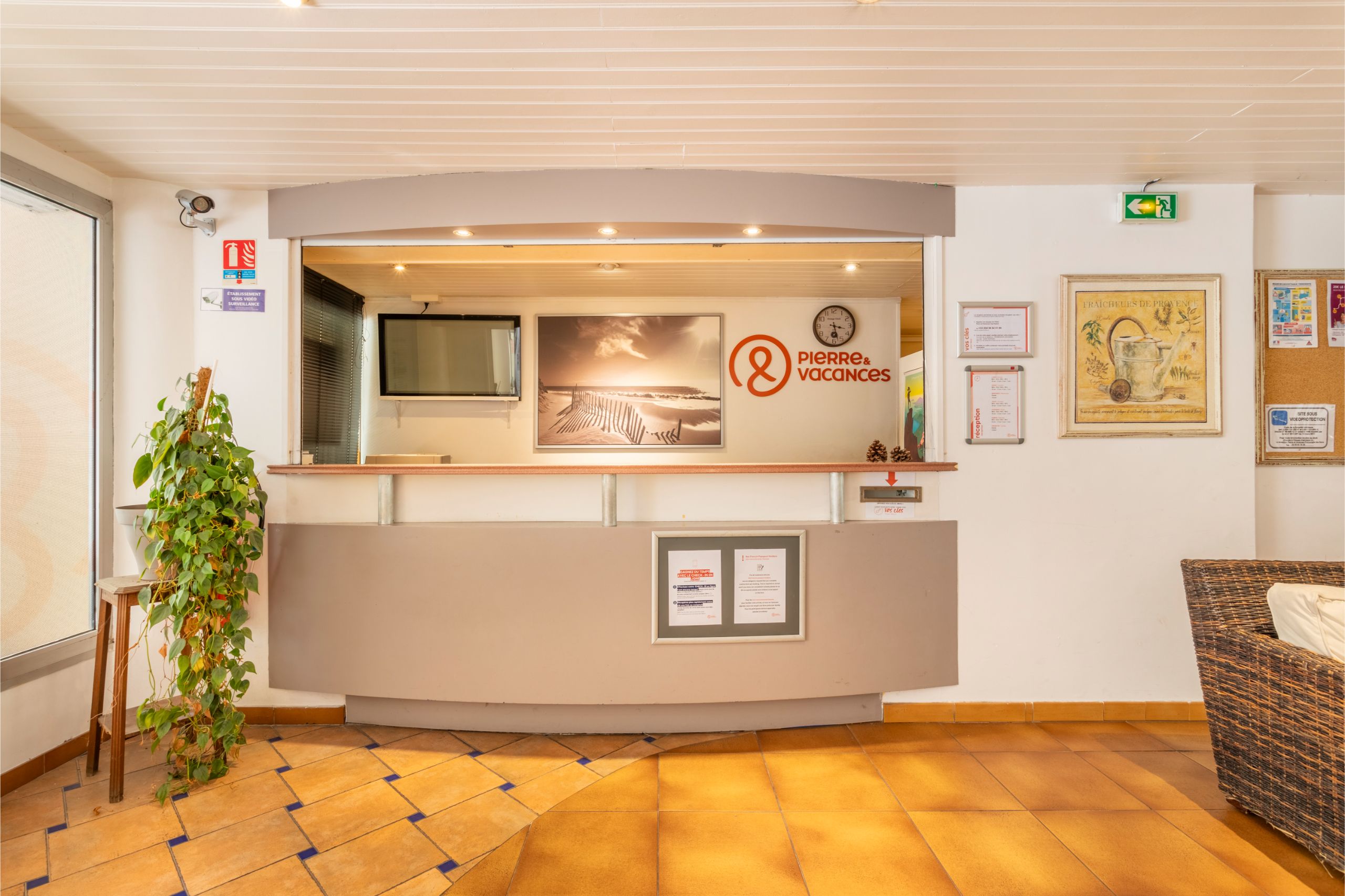 Studio Promenade des Bains S4p balcony Saint Raphael
