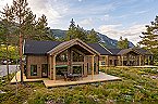 Twin Lakelodges 20p