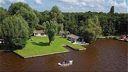 Ferienparks, Bungalow op eiland, BN68410
